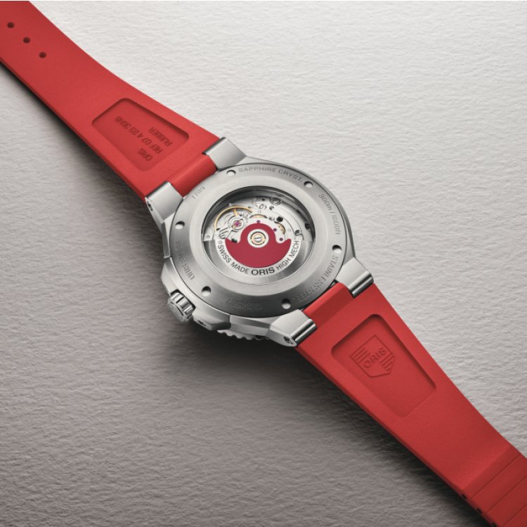 ORIS AQUIS DATE RELIEF Automatic Red Rubber Strap