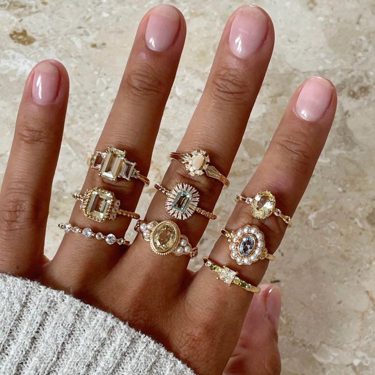 24KAE Ring with Small Stones