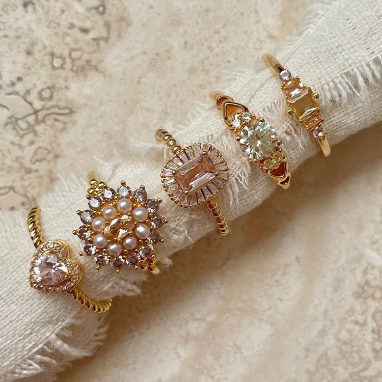 24KAE Heart Shaped Ring with Colored Stone