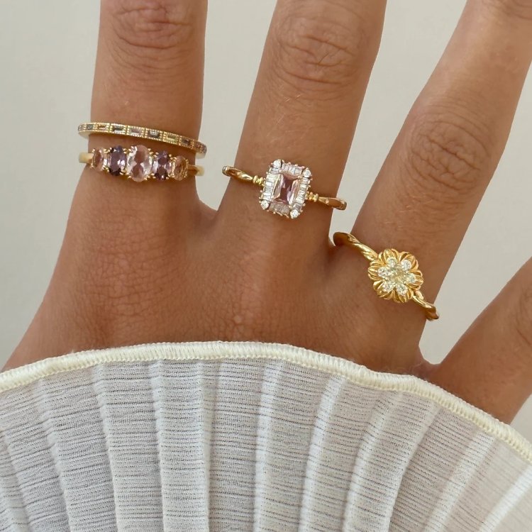 24ΚΑΕ Ring with Colored Stones