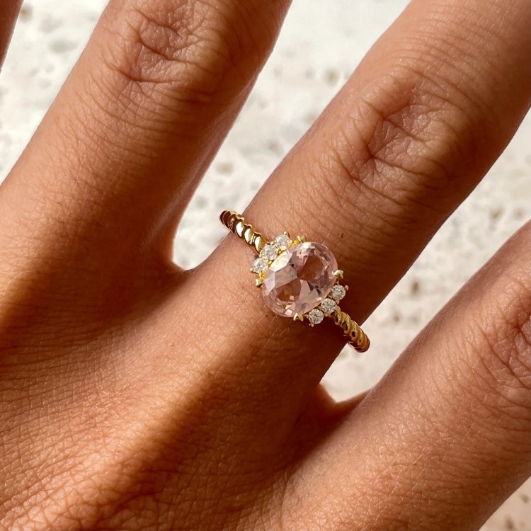 24KAE Ring with Colored Stones and Structure