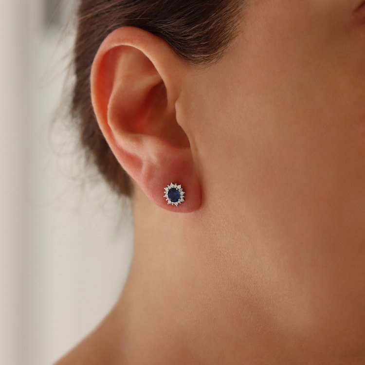 DIAMOND JOOLS Σκουλαρίκια Ροζέτες σε Λευκό Χρυσό 18Κ με Ζαφείρι & Διαμάντια