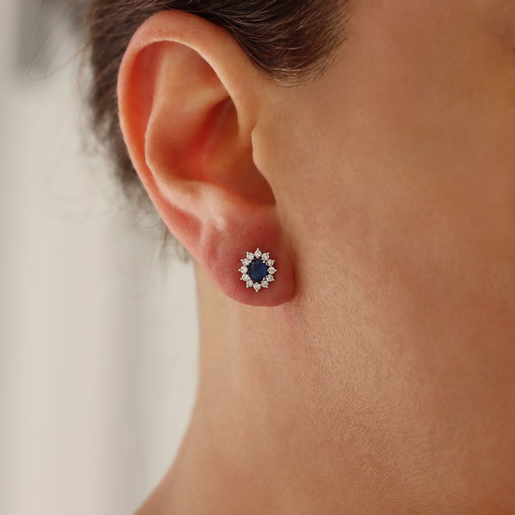 DIAMOND JOOLS Σκουλαρίκια Ροζέτες σε Λευκό Χρυσό 18Κ με Ζαφείρι & Διαμάντια