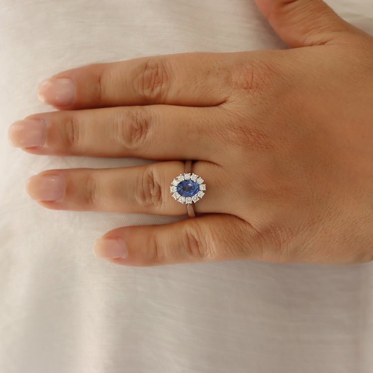 DIAMOND JOOLS Δαχτυλίδι Ροζέτα σε Λευκό Χρυσό 18Κ με Ζαφείρι & Διαμάντια