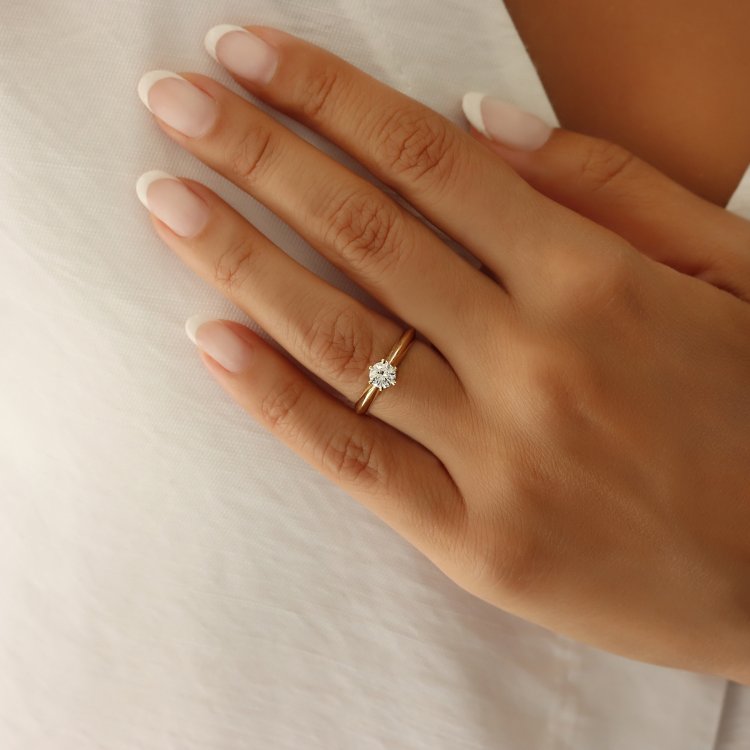 DIAMOND JOOLS Μονόπετρο Δαχτυλίδι σε Κίτρινο Χρυσό 18Κ με Διαμάντι