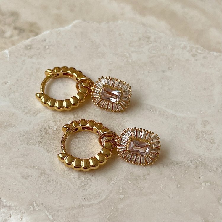 24KAE Earrings with Structure and Pendant