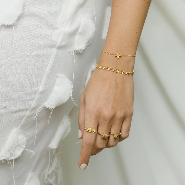 24KAE Ring with Pearls and Flowers