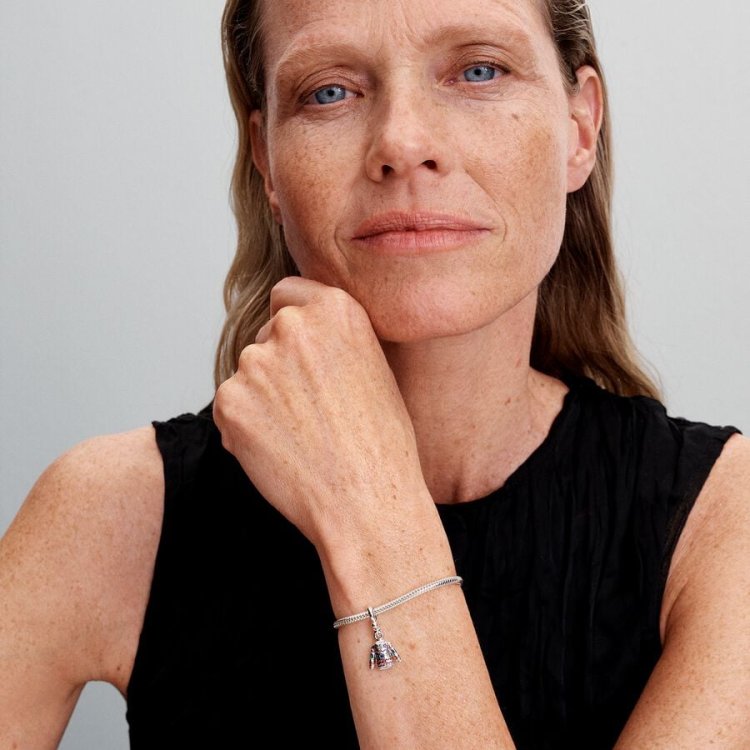 PANDORA MOMENTS Κρεμαστό Σύμβολο με Χριστουγεννιάτικο Πουλόβερ