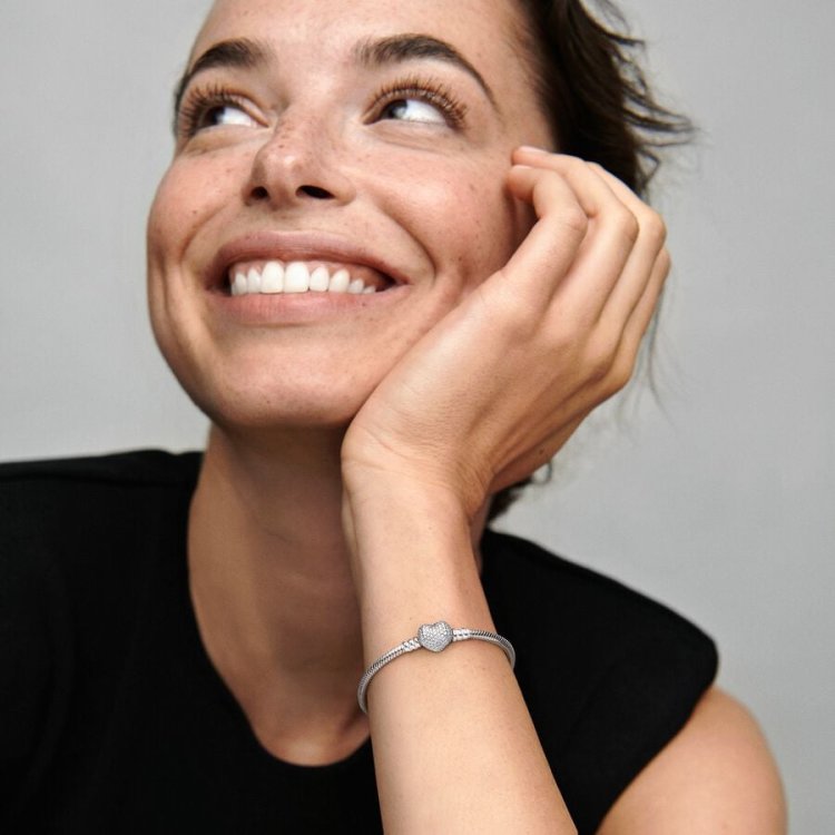 PANDORA MOMENTS Βραχιόλι με Αστραφτερή Καρδιά και Αλυσίδα-Φίδι