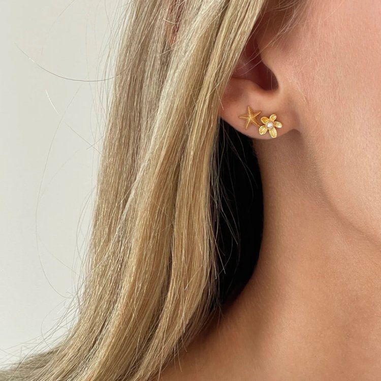 24KAE Flowershaped Earstuds