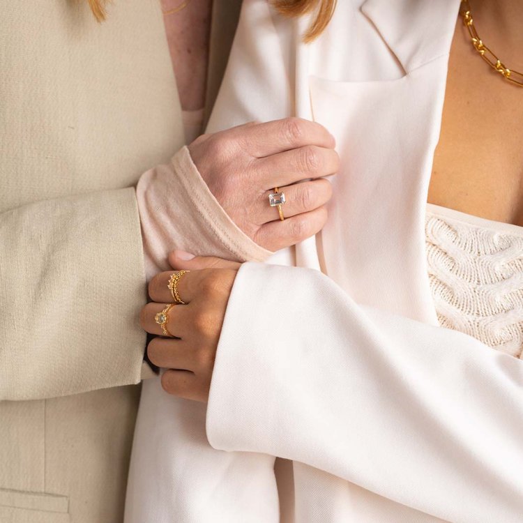 24KAE Sisterhood Inge Solitaire Ring