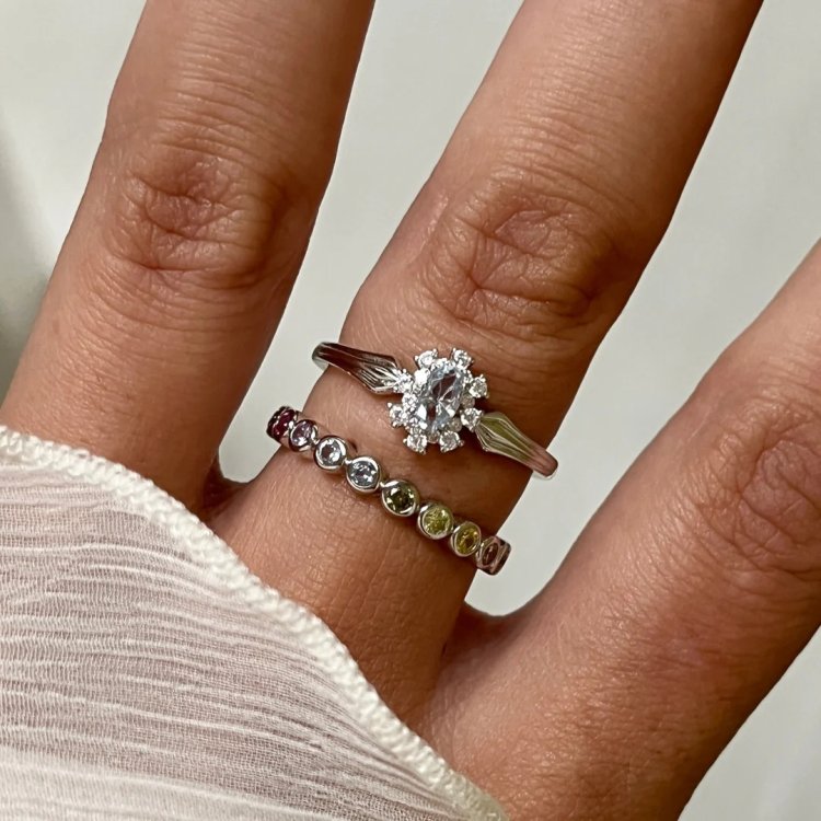 24KAE Vintage Look Ring with Colored Stones