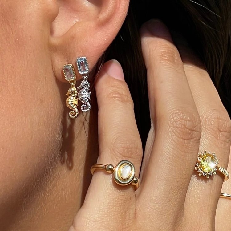 24KAE Earrings with Stone and Seahorse