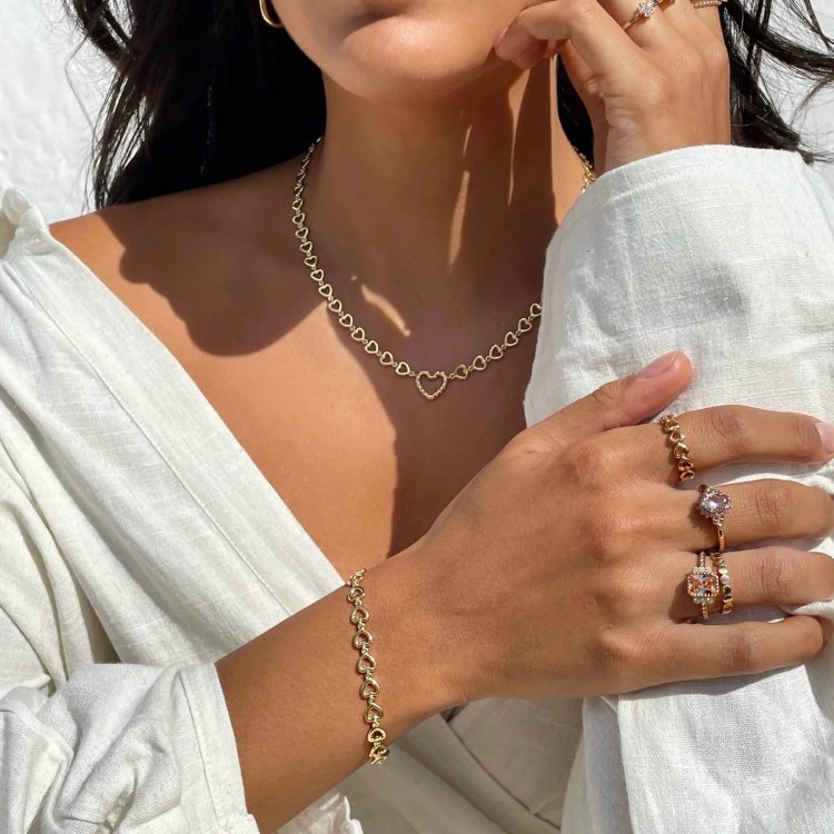 24KAE Bracelet with Heart Shaped Chain