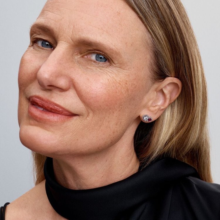 PANDORA TIMELESS Κουμπωτά Σκουλαρίκια με Στεφάνι από Καρδιές