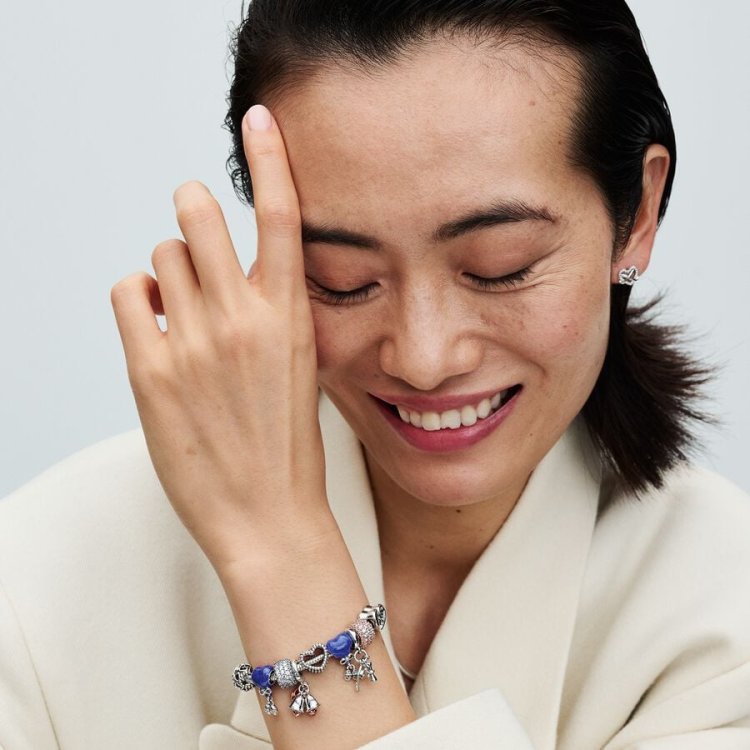 PANDORA MOMENTS Σύμβολο Αποκάλυψης Θηλυκού Φύλου με Χρώμα που Αλλάζει