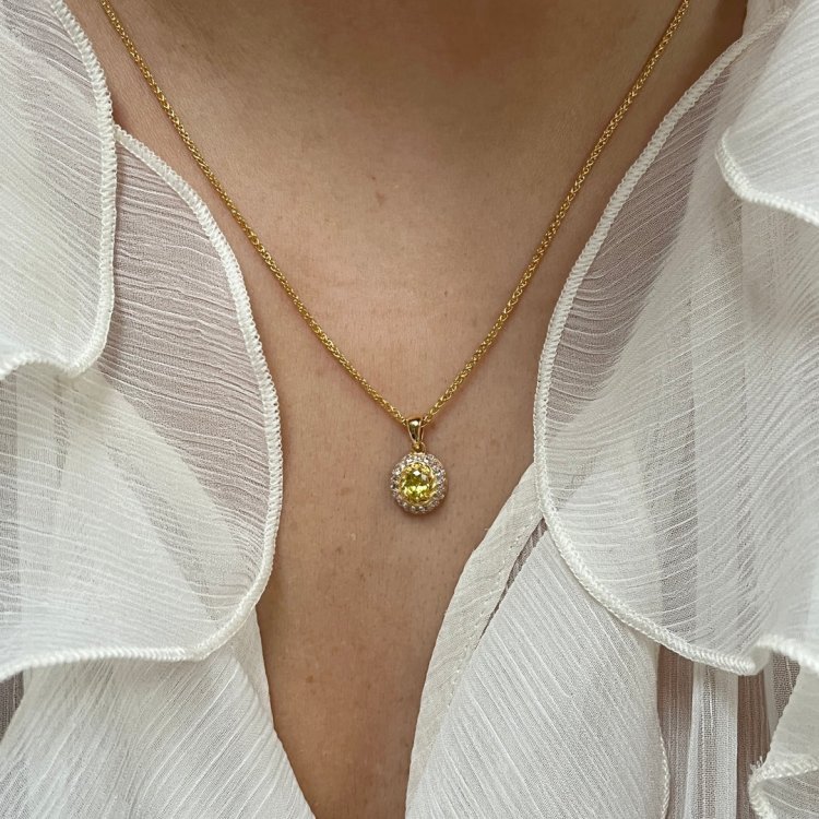 24KAE Necklace with Vintage Look Ornament