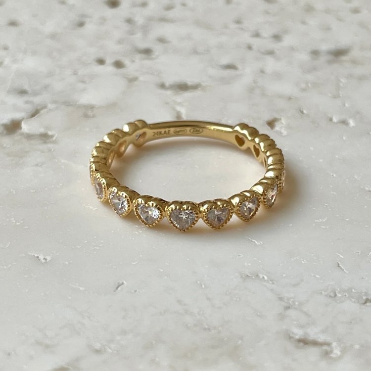 24KAE Ring with Heart Shaped Stones