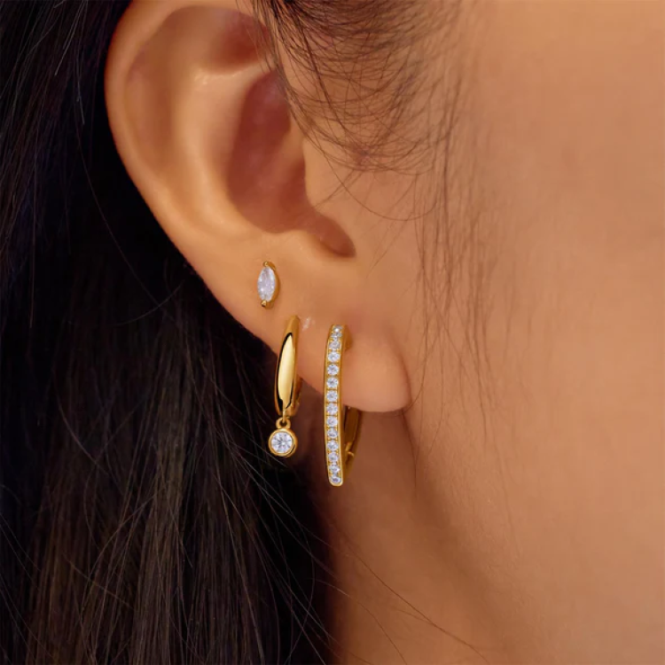 ANIA HAIE Gold Medium Sparkle Heart Huggie Hoop Earrings