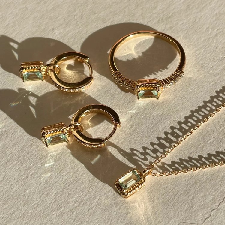 24KAE Necklace with Colored Stone