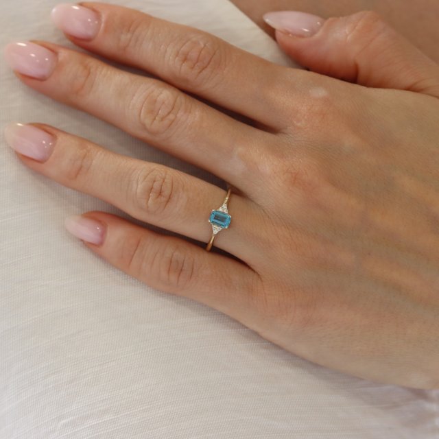 Δαχτυλίδι σε Κίτρινο Χρυσό 14Κ με Τοπάζ &  Ζιργκόν