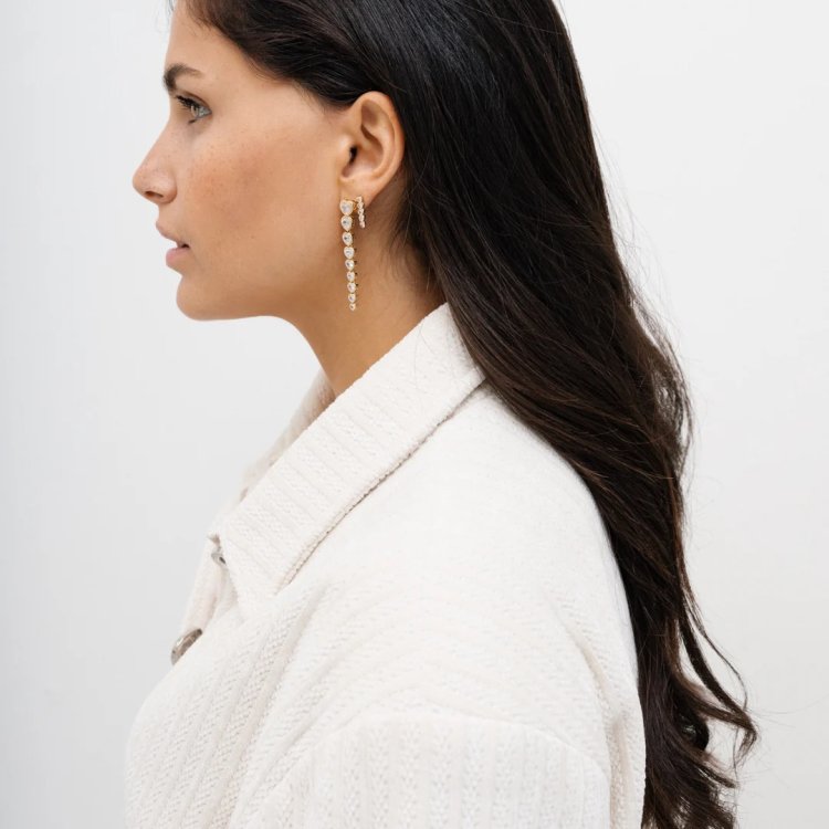 24KAE Earstud Earings with Heartshaped Stones