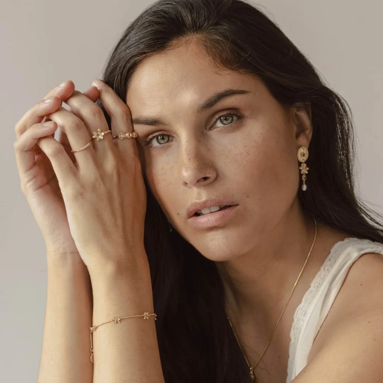 24KAE Ring with Flower and Pink Stone