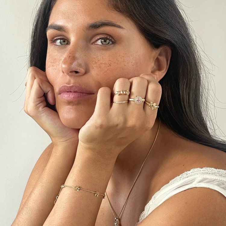 24KAE Bracelet with Small Flowers and Pink Stone