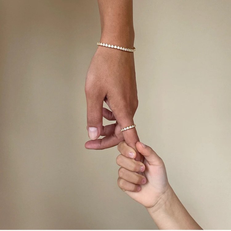 24KAE Bracelet with Heart Shaped Stones