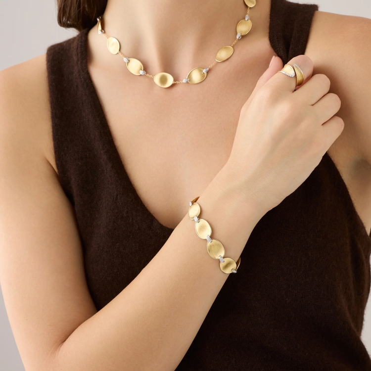 MARCO BICEGO LUNARIA TWIST Band Ring with Diamonds in Yellow Gold 18K