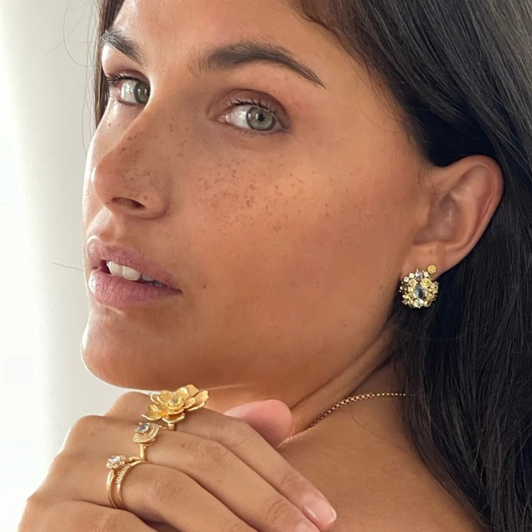 24KAE Earrings Earstud with Green Stone and Twisted Edge