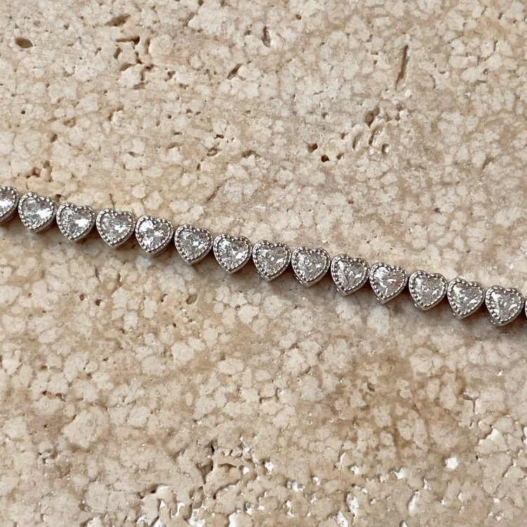 24KAE Bracelet with Heart Shaped Stones