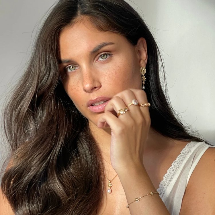 24KAE Necklace with Flower and Sweetwater Pearl