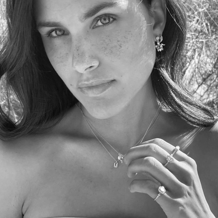 24KAE Necklace with Colored Stone