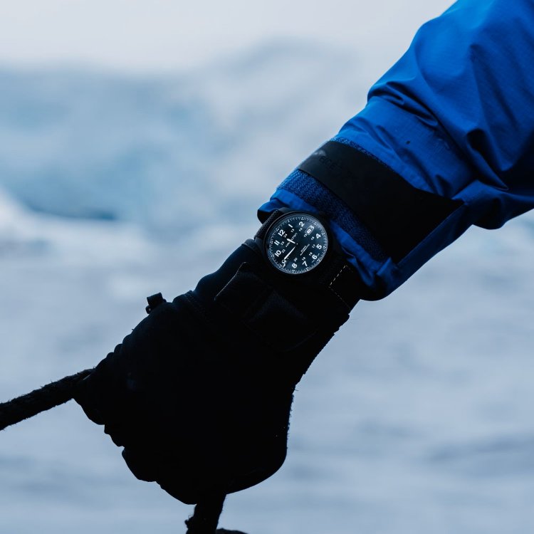 HAMILTON Khaki Field Titanium Auto Black Rubber Strap