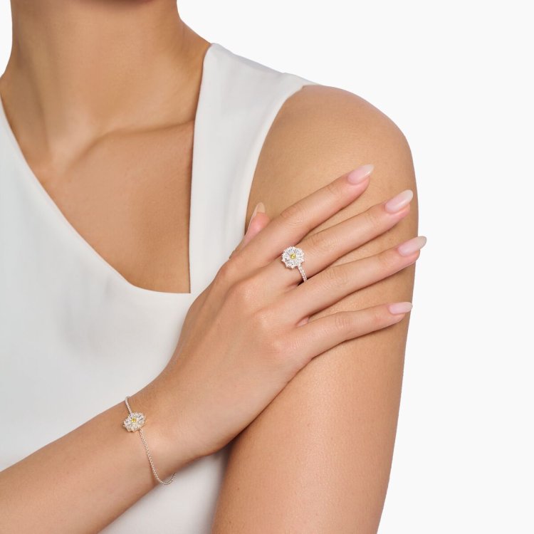 THOMAS SABO Silver Flower Cocktail Ring Lovely Daisy with Stones